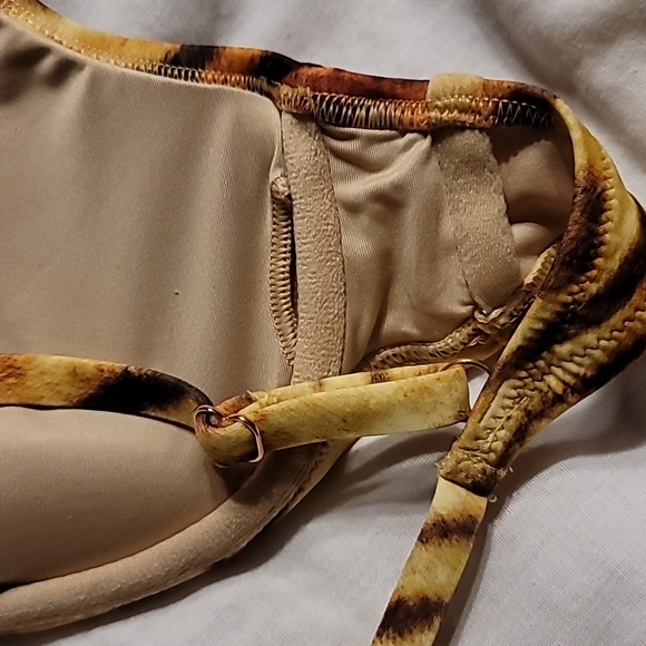 NWT TIGER PATTERN UNDERWIRE TIE BACK ADJUSTABLE STRAP SWIM BATHING SUIT TOP 34D - Picture 4 of 9